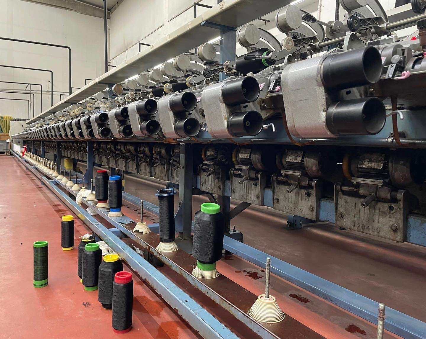 Fadis iplik aktarma makinesi