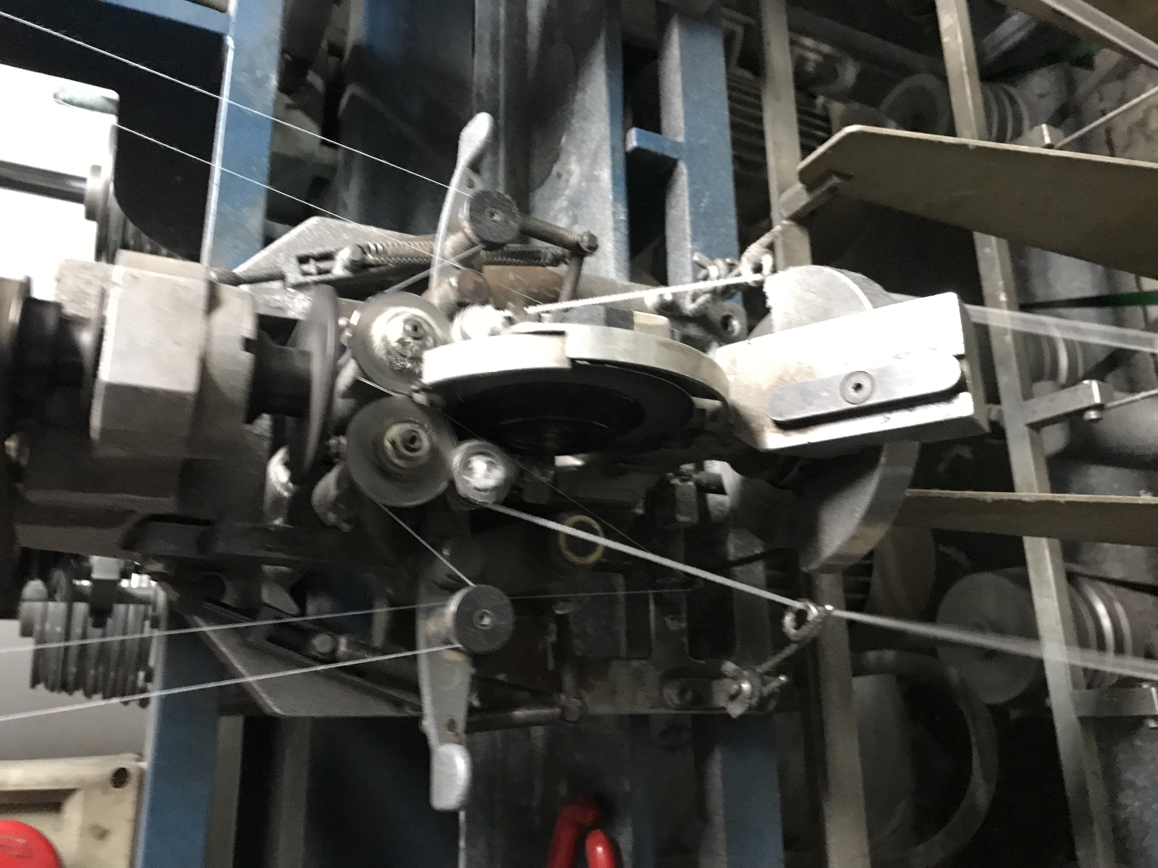 Giesse şönil makinası