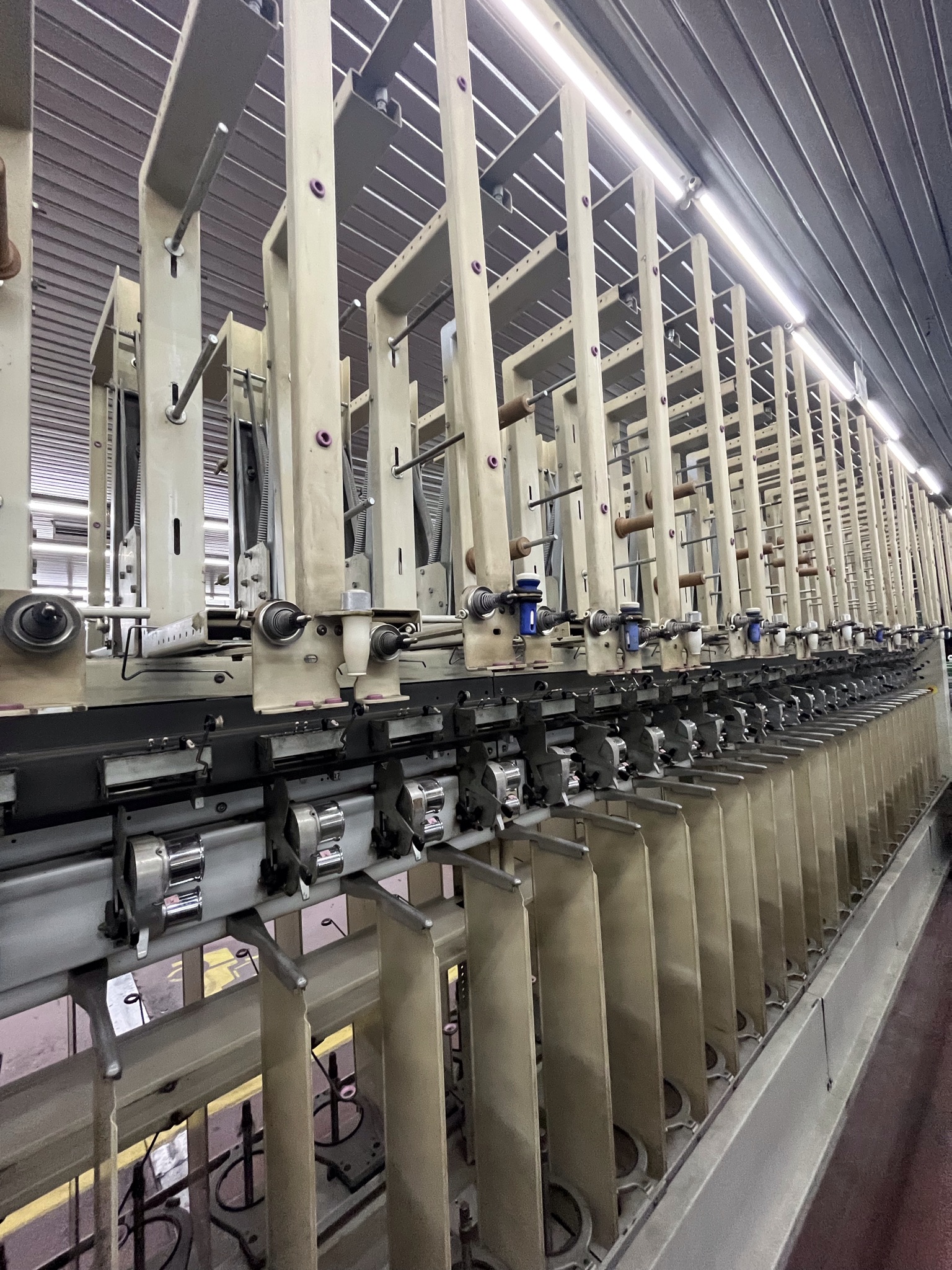 İcbt, rieter iplik büküm, katlama makinası, ICBT, Rieter yarn twisting and folding machine.